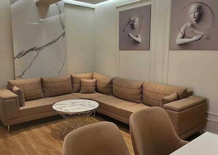 Eagle Nest * تيرانا